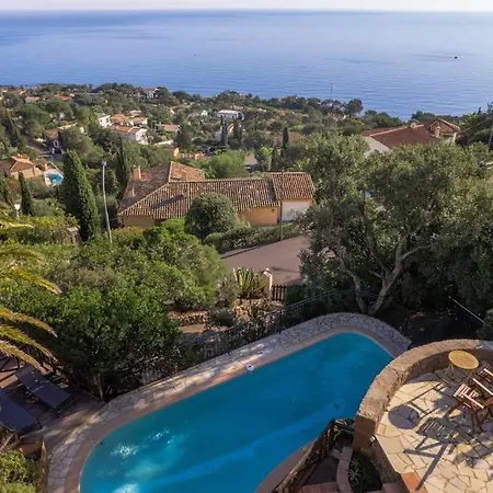 Des Amis Villa